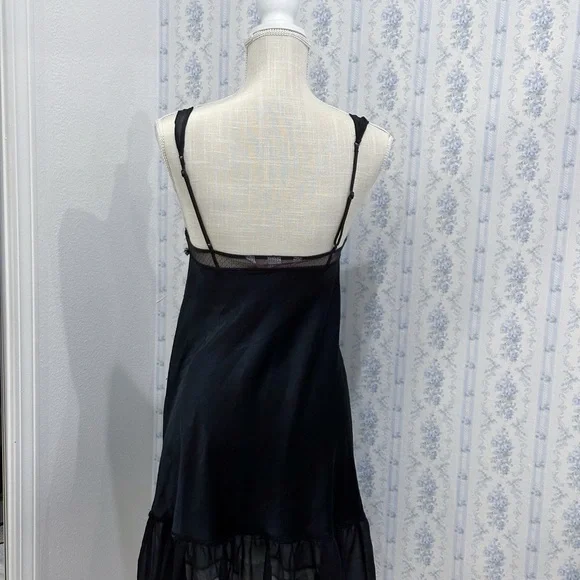 Vintage Victoria's Secret Black slip dress - Picture 2 of 5